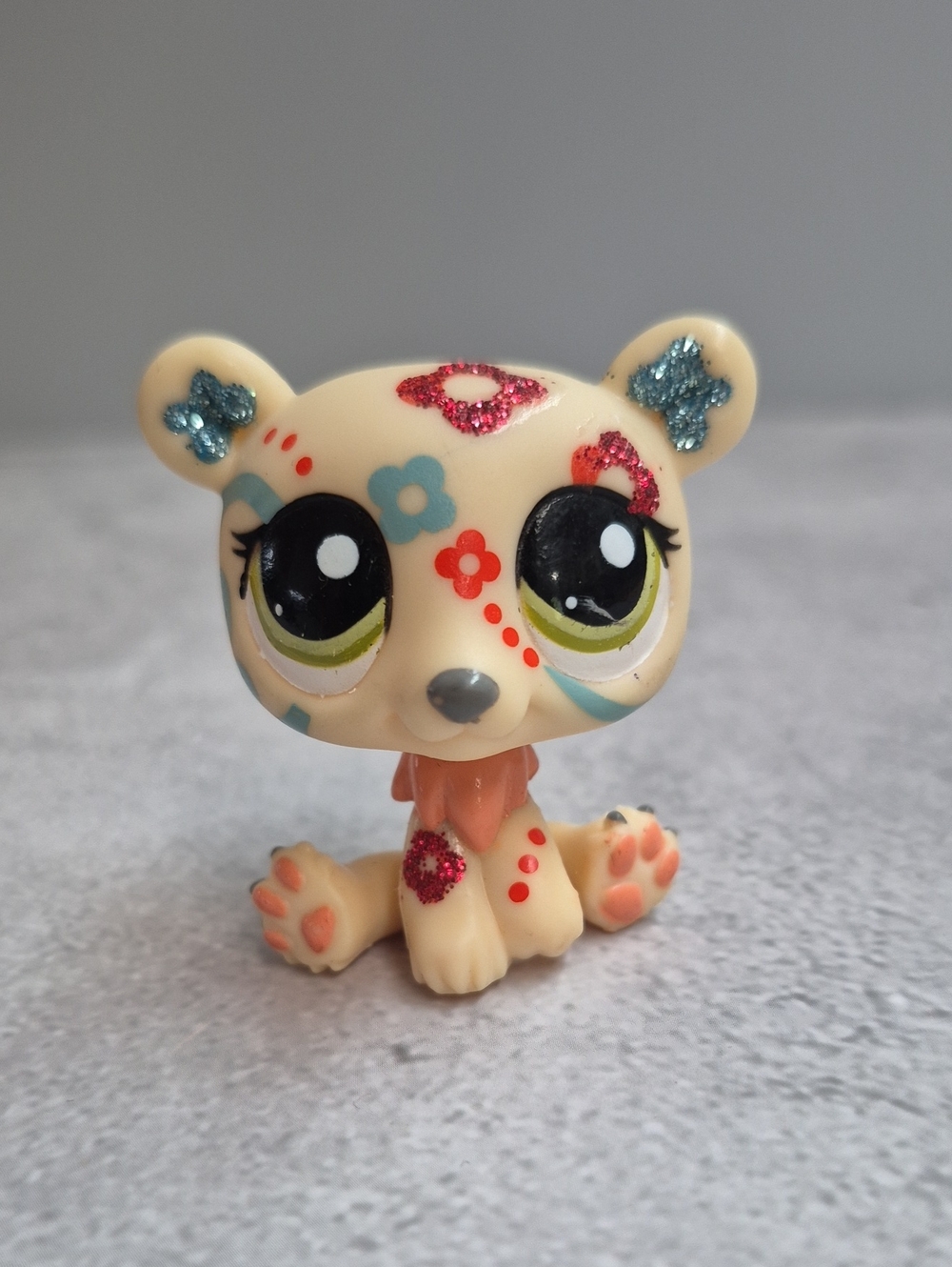Littlest Pet Shop Glitter Polar Bear #2343